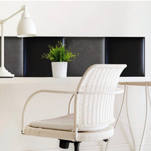 Charger l'image dans la galerie, Carreau de cuir noir