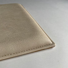 Charger l'image dans la galerie, Carreau de cuir beige